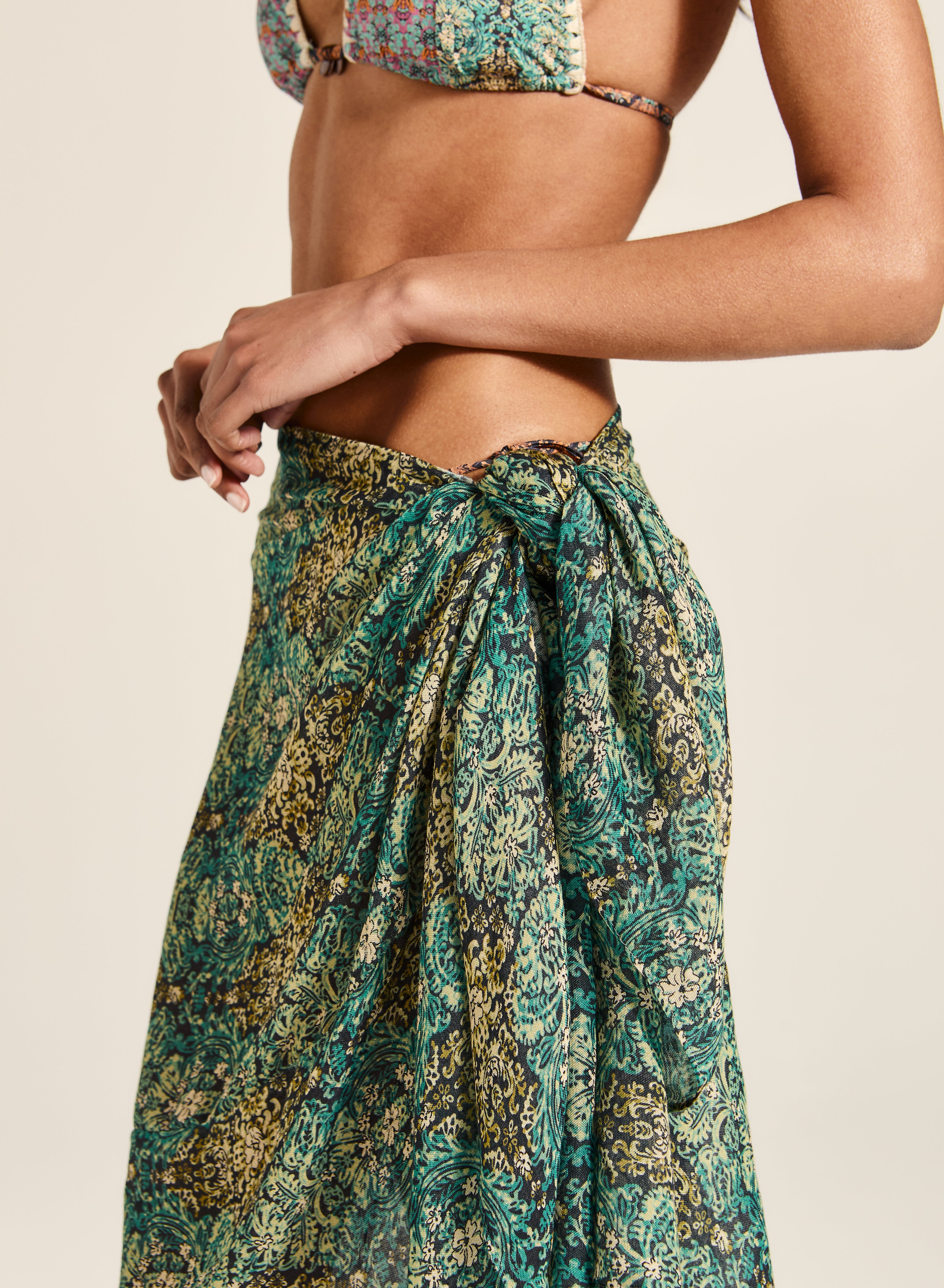 Charli Sarong