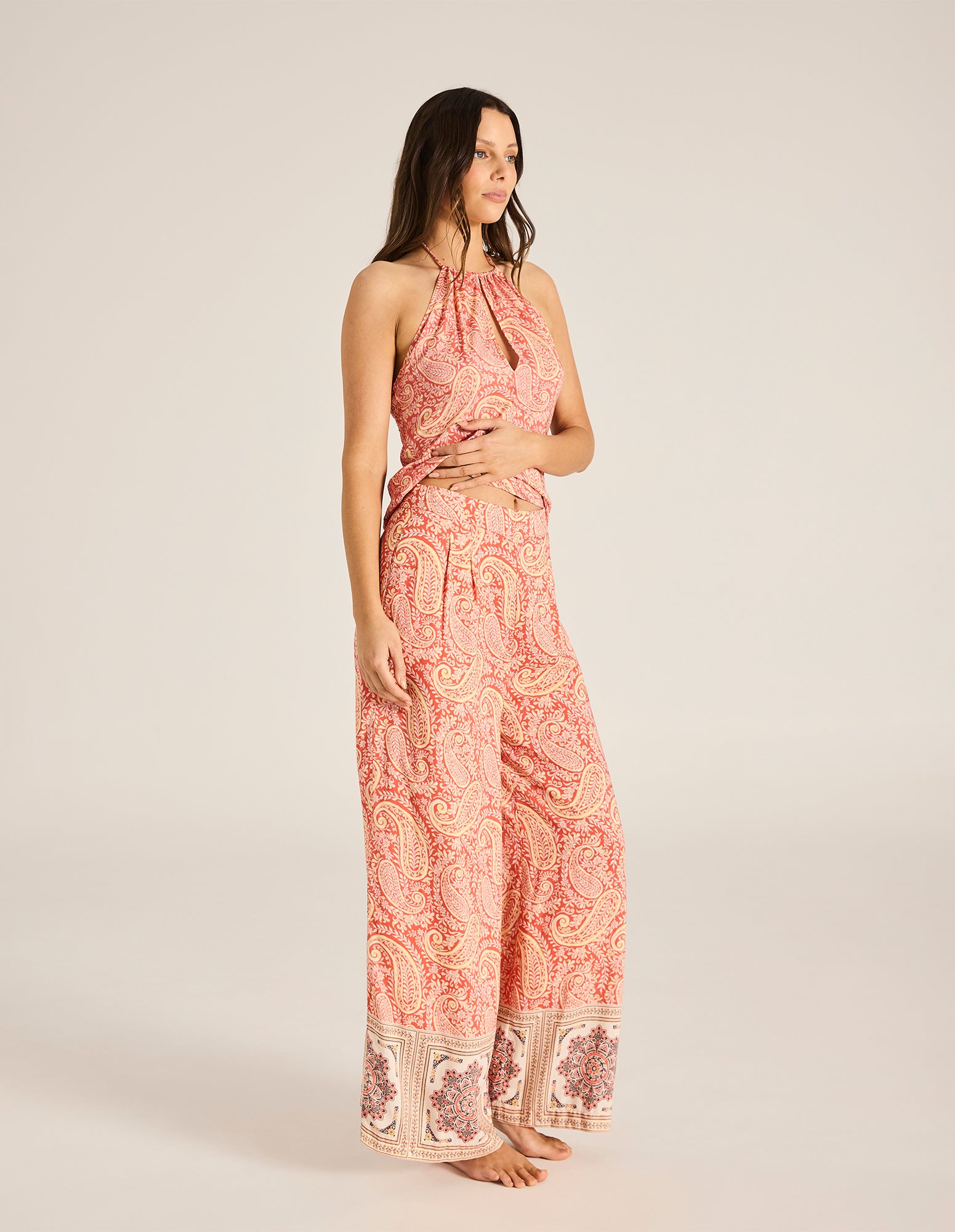 Sundara Sonia Pant